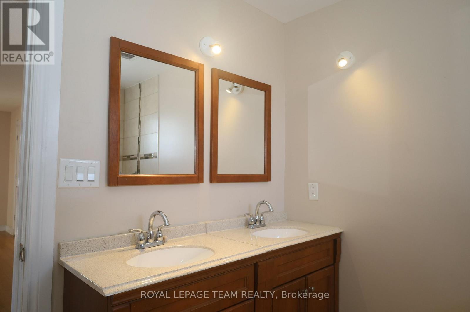 2194 Niagara Drive S, Ottawa, Ontario K1H 6L2 - Photo 24 - X12994642