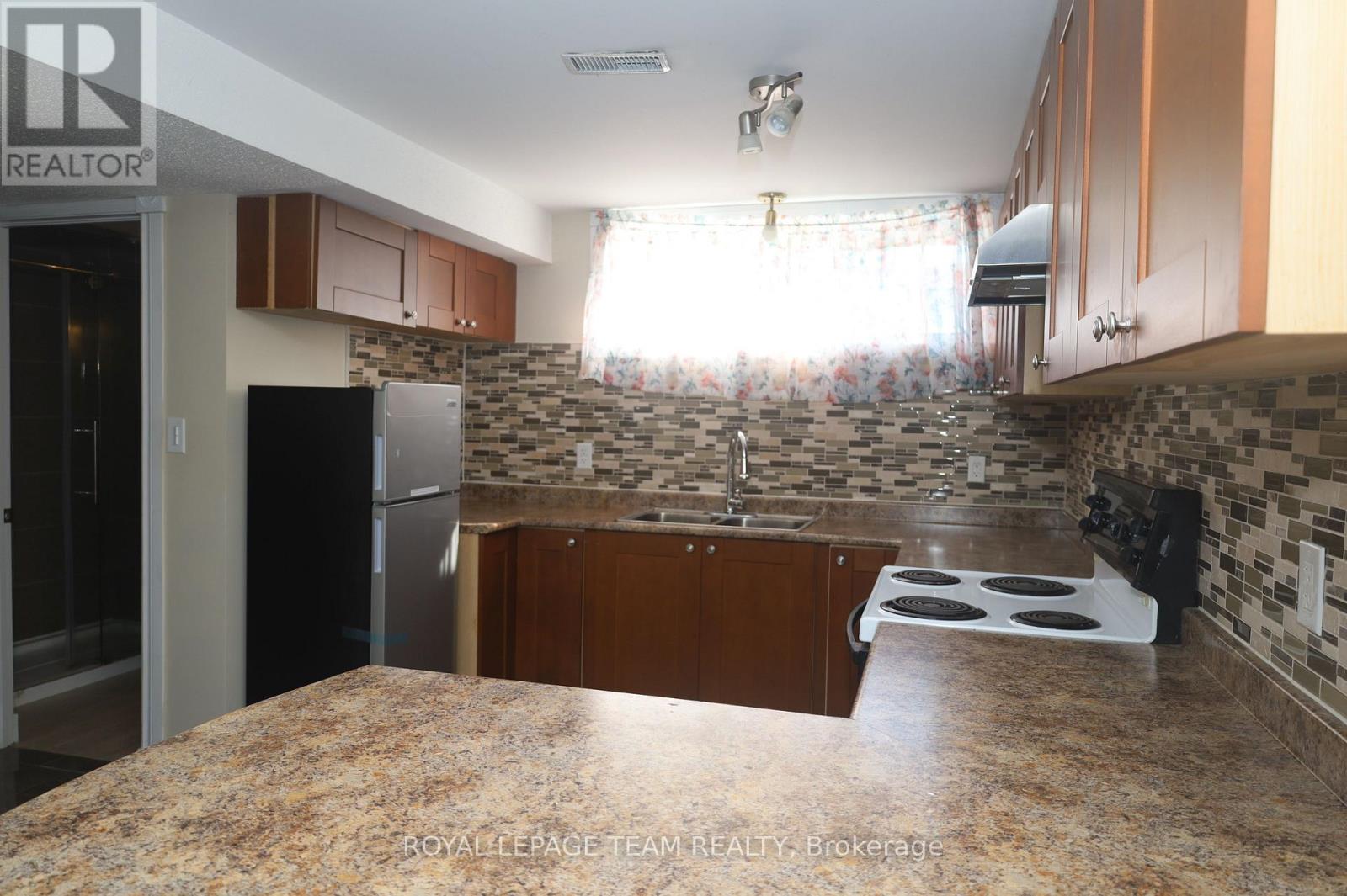 2194 Niagara Drive S, Ottawa, Ontario K1H 6L2 - Photo 35 - X12994642