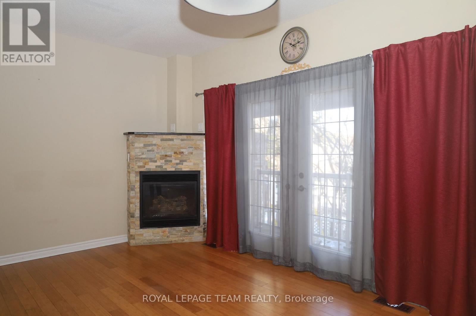 2194 Niagara Drive S, Ottawa, Ontario K1H 6L2 - Photo 5 - X12994642