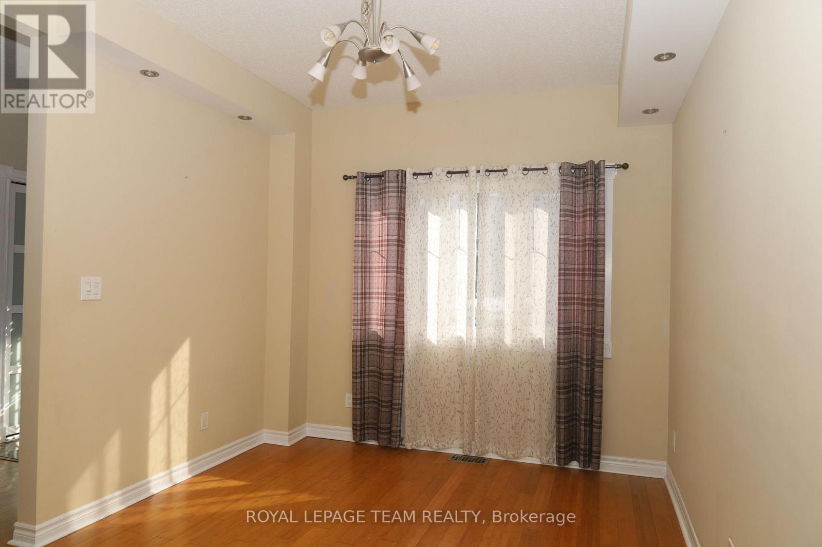 2194 Niagara Drive S, Ottawa, Ontario K1H 6L2 - Photo 9 - X12994642