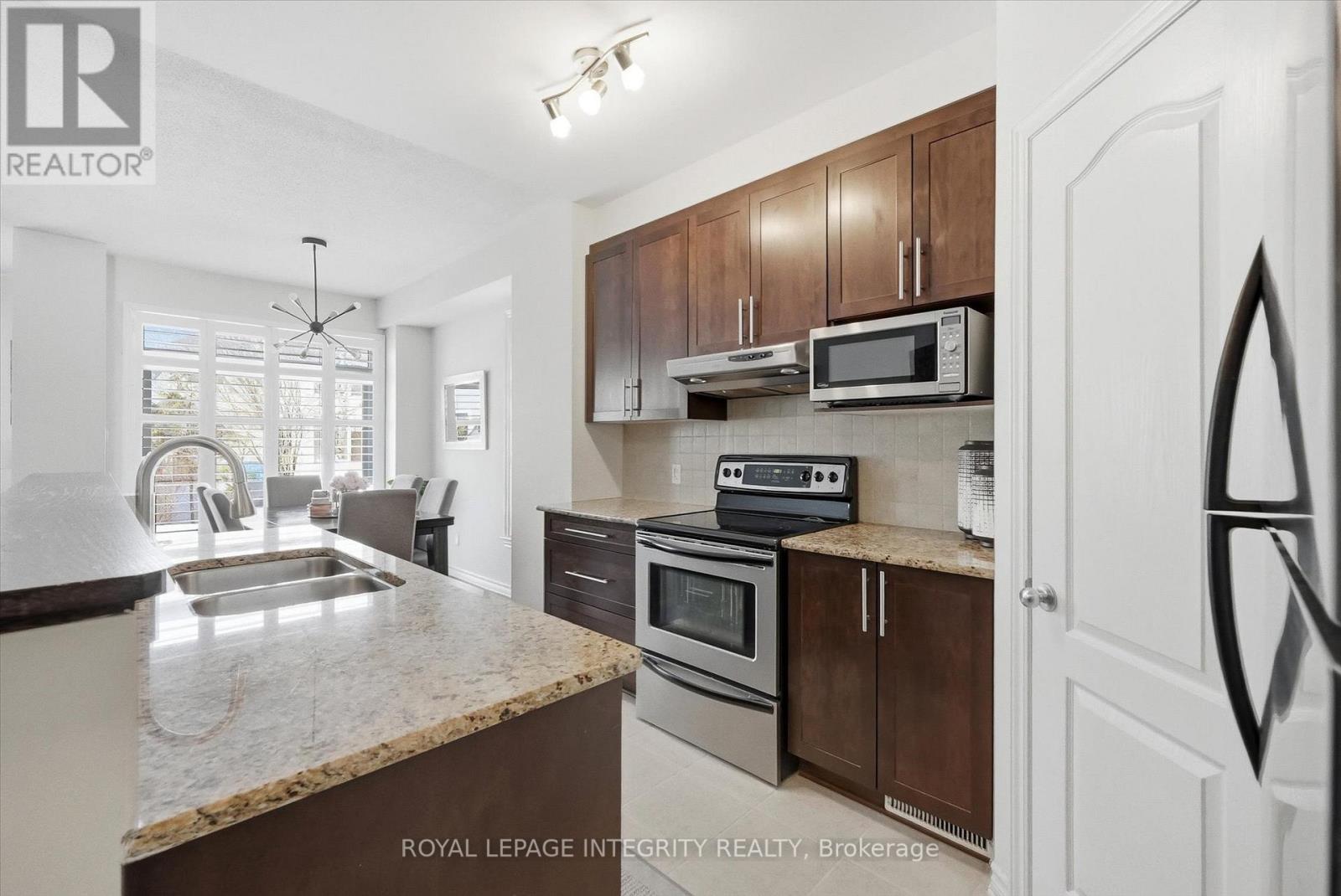 418 Rochefort Circle, Ottawa, Ontario K4A 0M8 - Photo 6 - X12994820