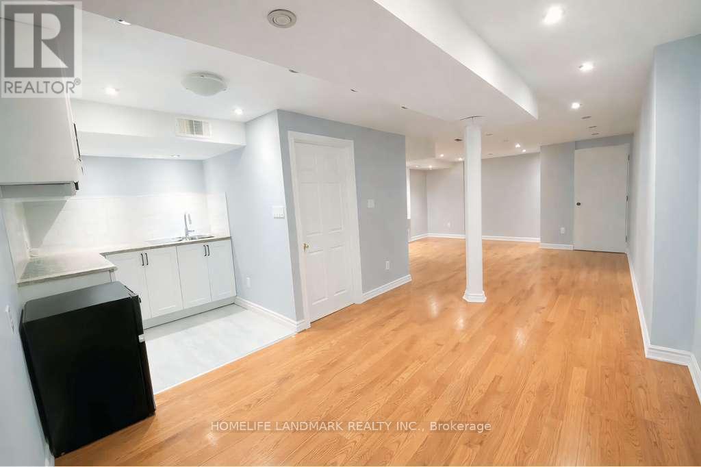 127 Rizal Avenue, Markham, Ontario  L6B 0E5 - Photo 39 - N12931494