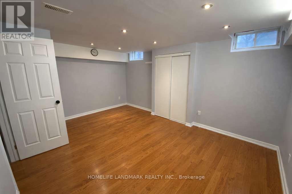 127 Rizal Avenue, Markham, Ontario  L6B 0E5 - Photo 42 - N12931494