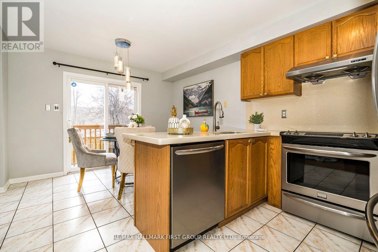 1636 Sarasota Crescent, Oshawa, Ontario  L1G 8E9 - Photo 12 - E12994606