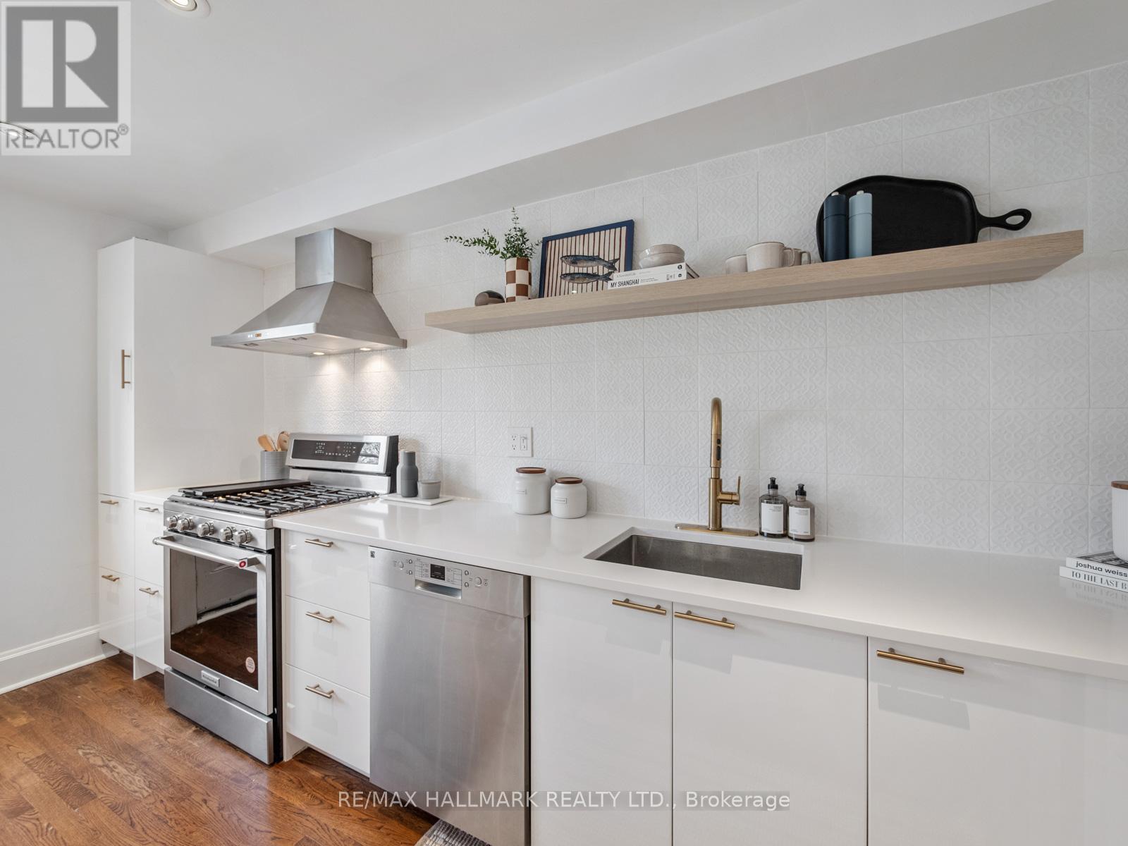 24 Boulton Avenue, Toronto, Ontario  M4M 2J3 - Photo 16 - E12994754