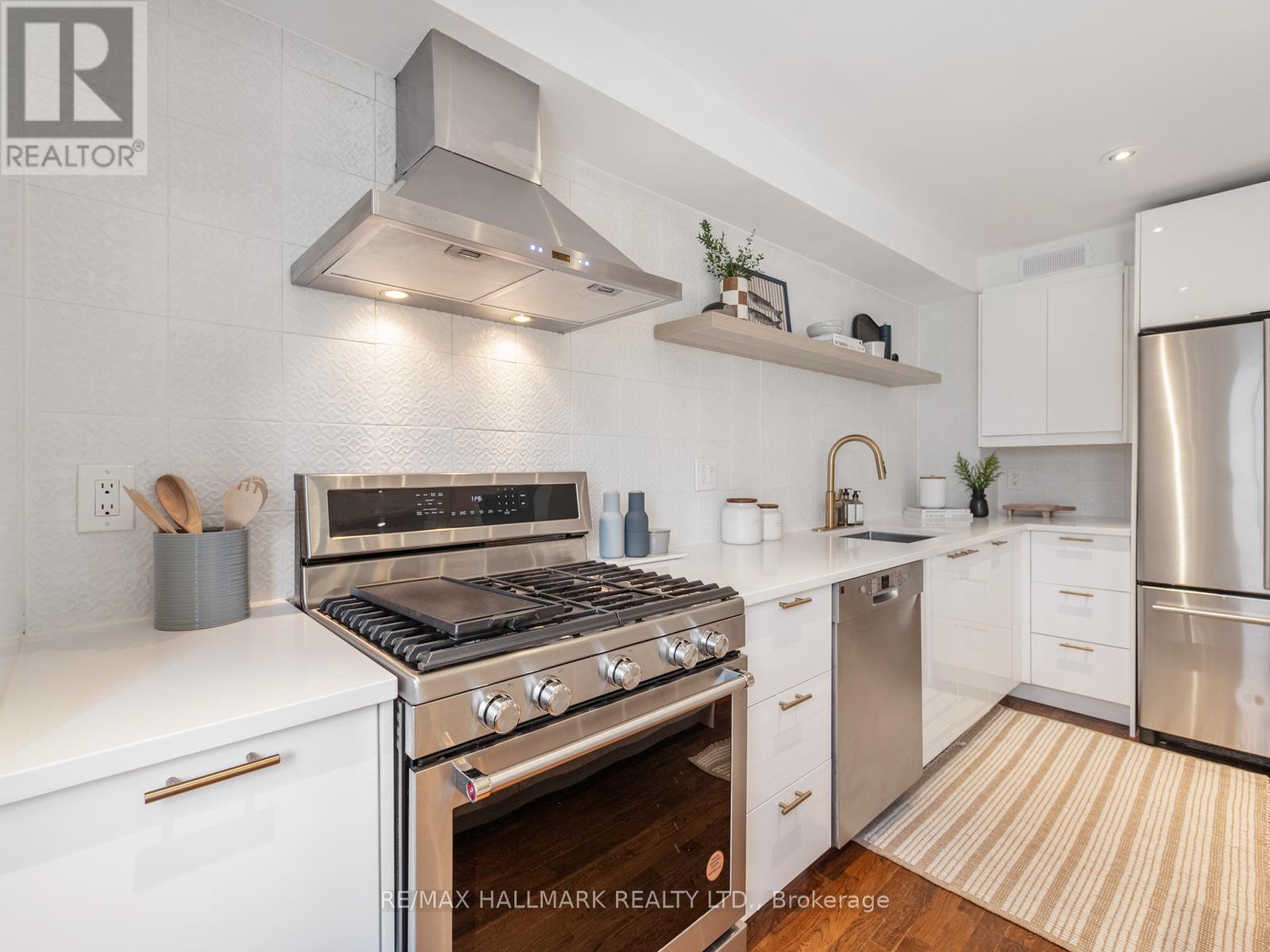 24 Boulton Avenue, Toronto, Ontario  M4M 2J3 - Photo 18 - E12994754