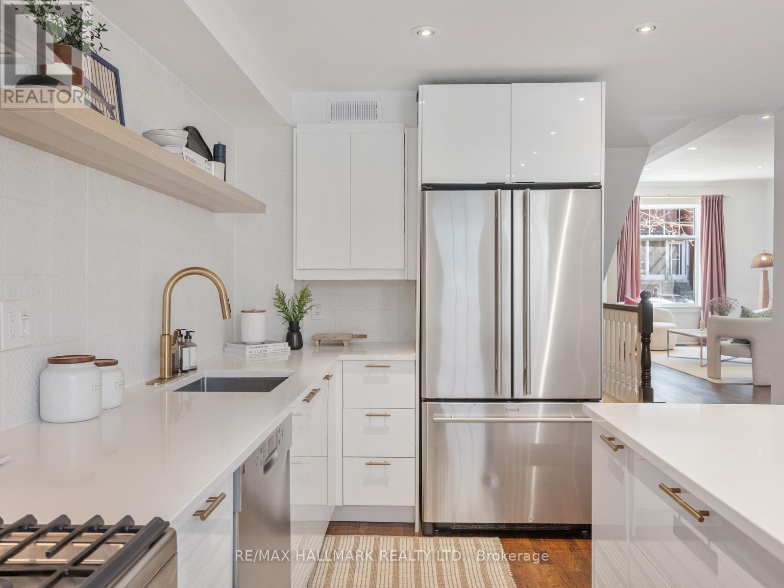 24 Boulton Avenue, Toronto, Ontario  M4M 2J3 - Photo 19 - E12994754