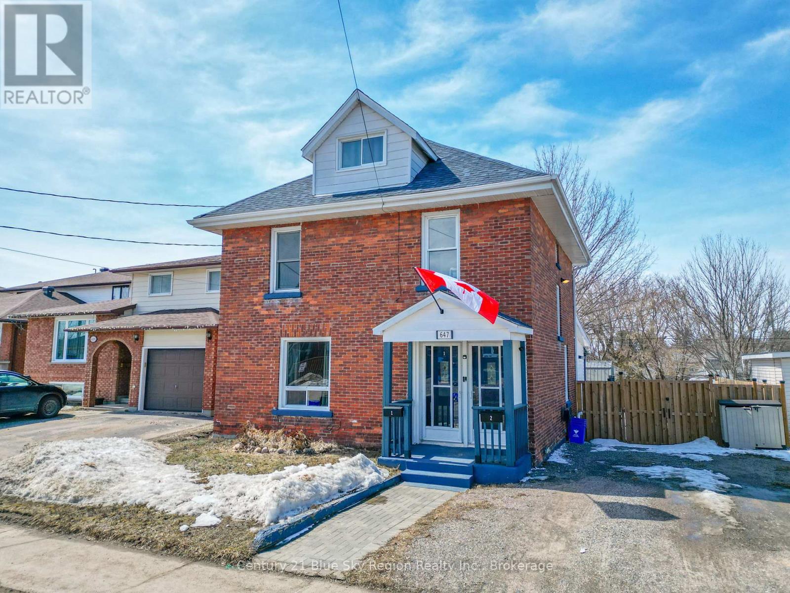 647 Douglas Street, North Bay, Ontario  P1B 5N9 - Photo 1 - X12994726