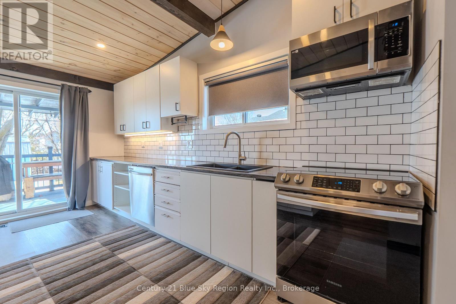 647 Douglas Street, North Bay, Ontario  P1B 5N9 - Photo 10 - X12994726