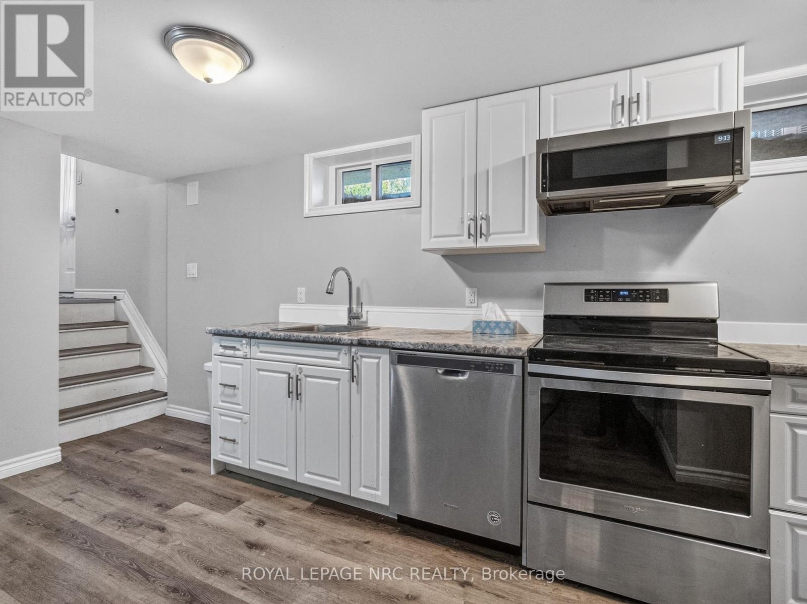 Lower - 34 Preston Place, Welland, Ontario  L3C 3K3 - Photo 12 - X12994802