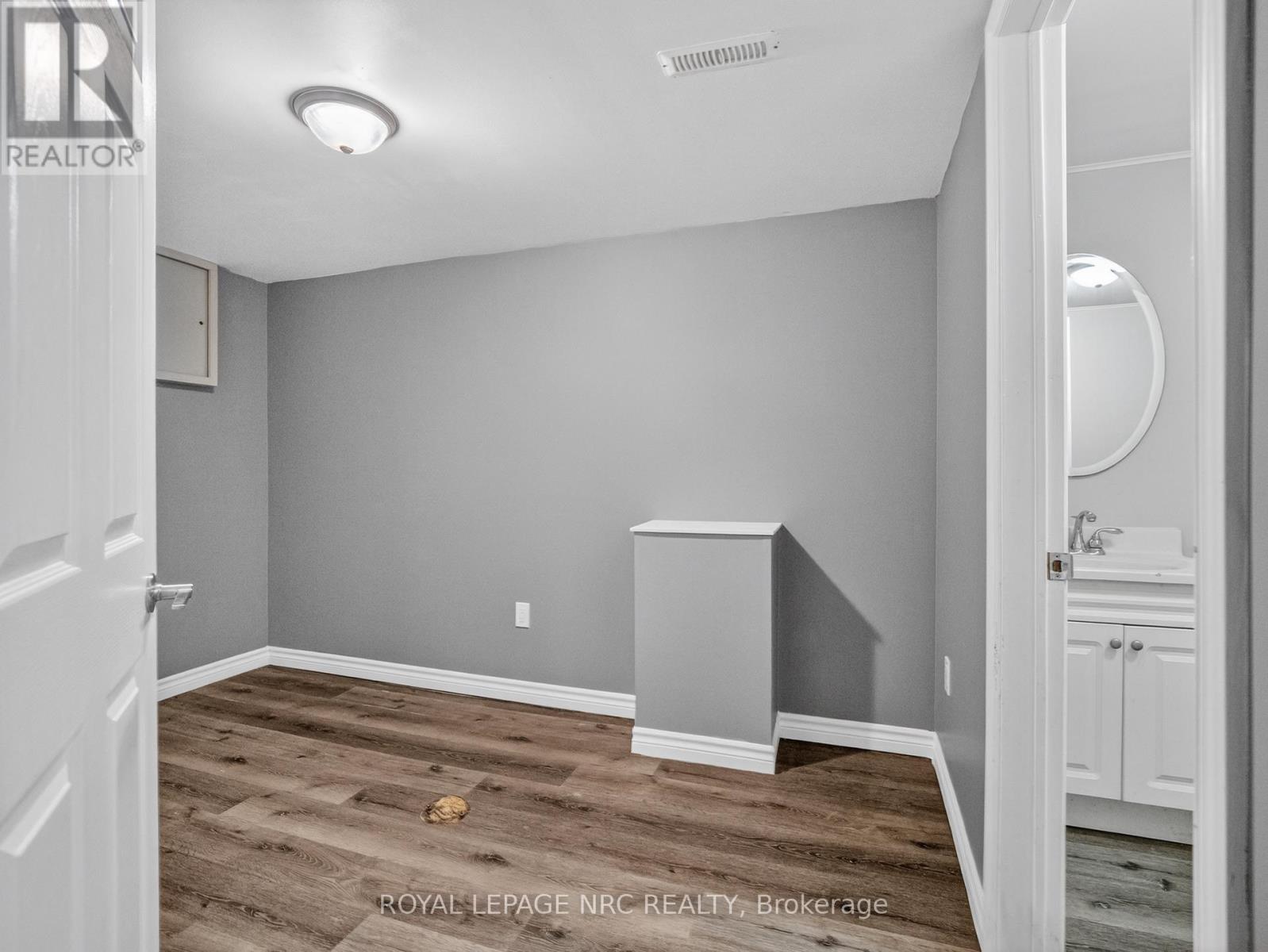 Lower - 34 Preston Place, Welland, Ontario  L3C 3K3 - Photo 15 - X12994802