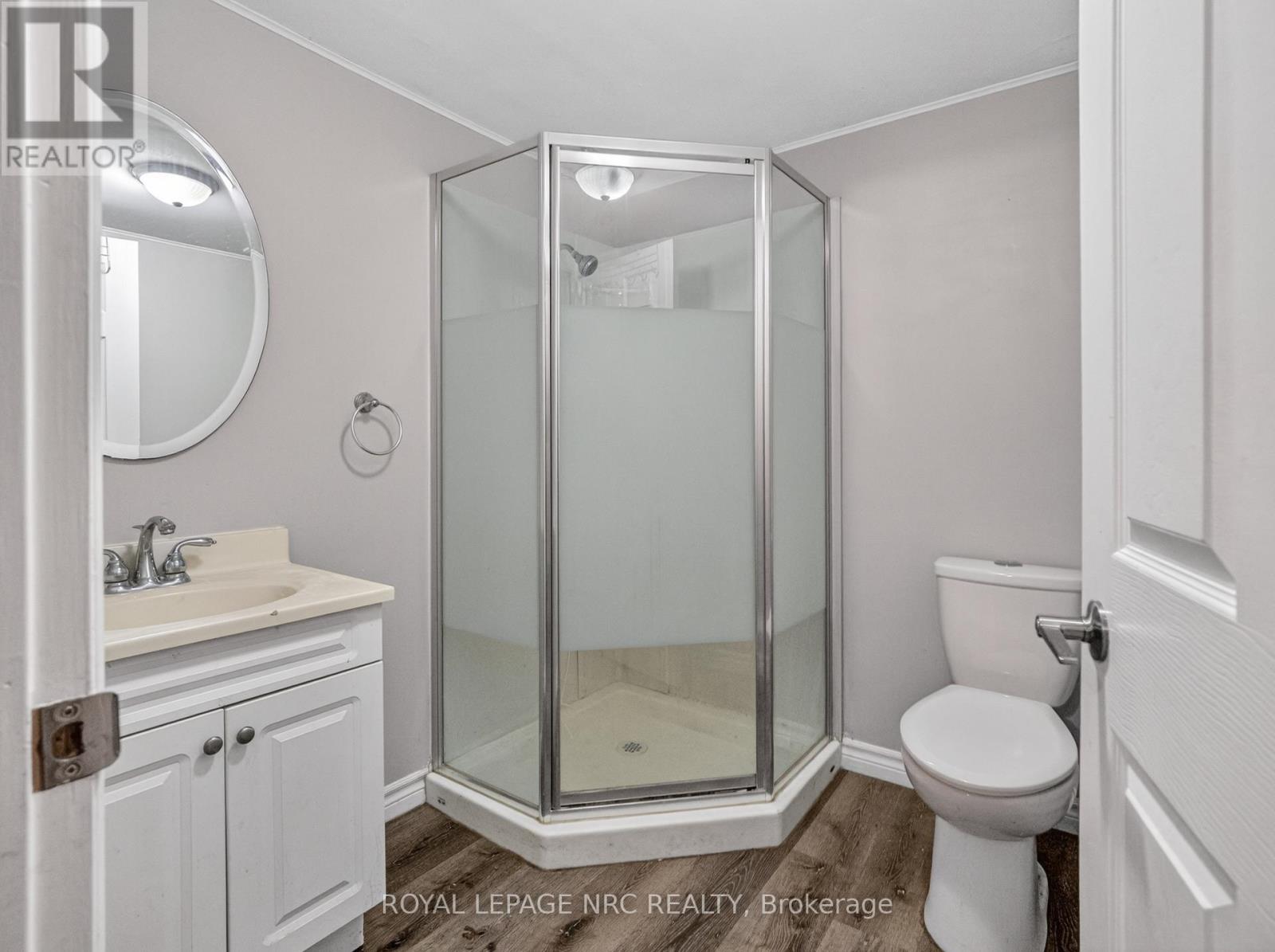 Lower - 34 Preston Place, Welland, Ontario  L3C 3K3 - Photo 17 - X12994802