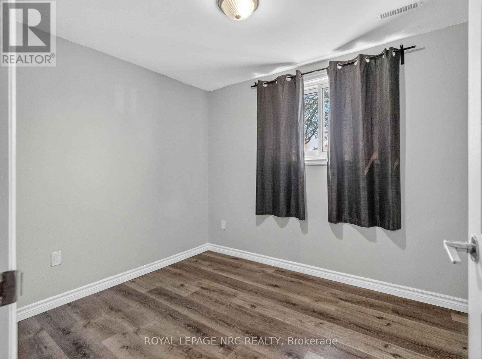 Lower - 34 Preston Place, Welland, Ontario  L3C 3K3 - Photo 8 - X12994802