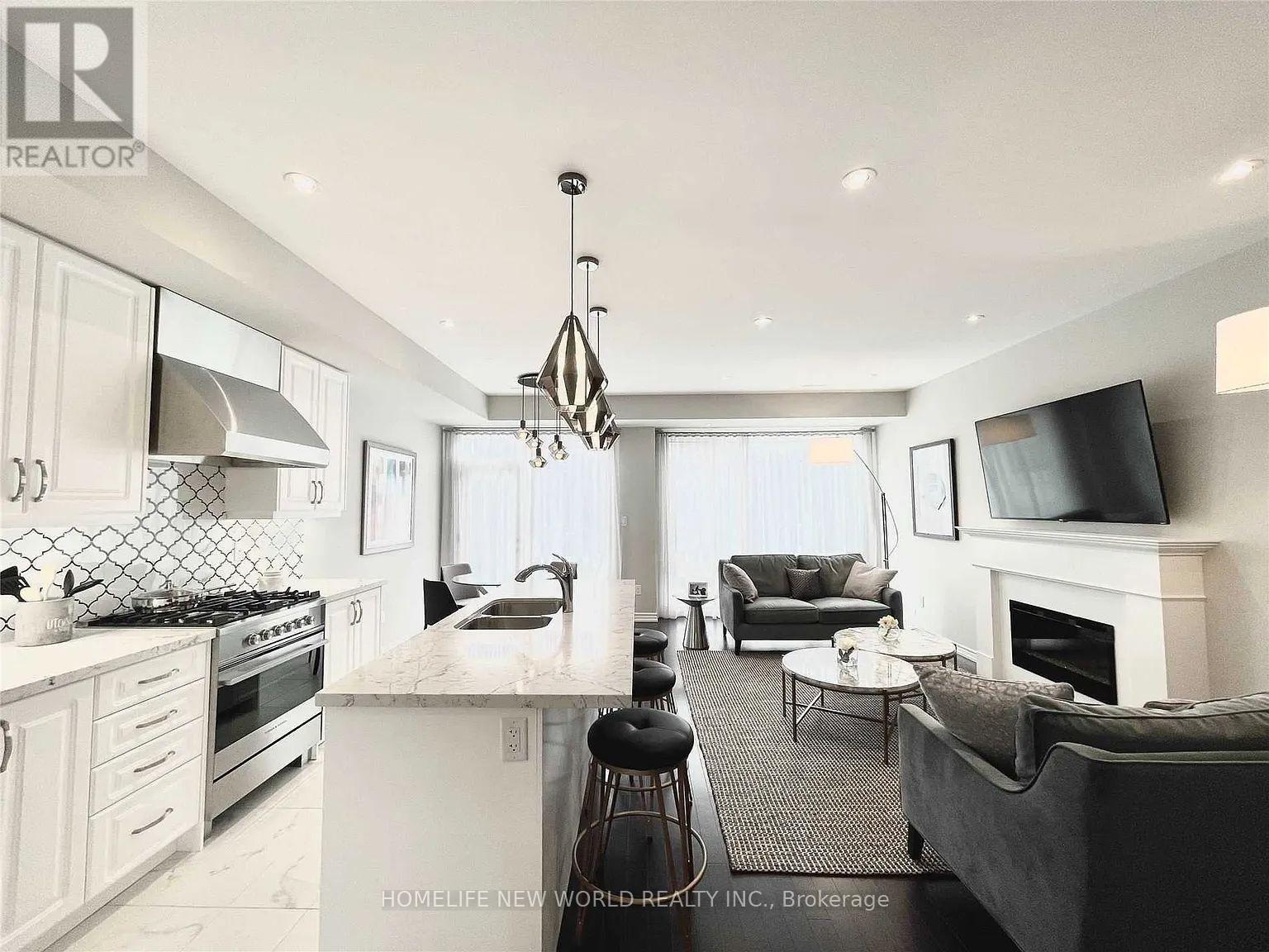 35 Hammersmith Lane, Markham, Ontario  L6C 0Z5 - Photo 6 - N12994702