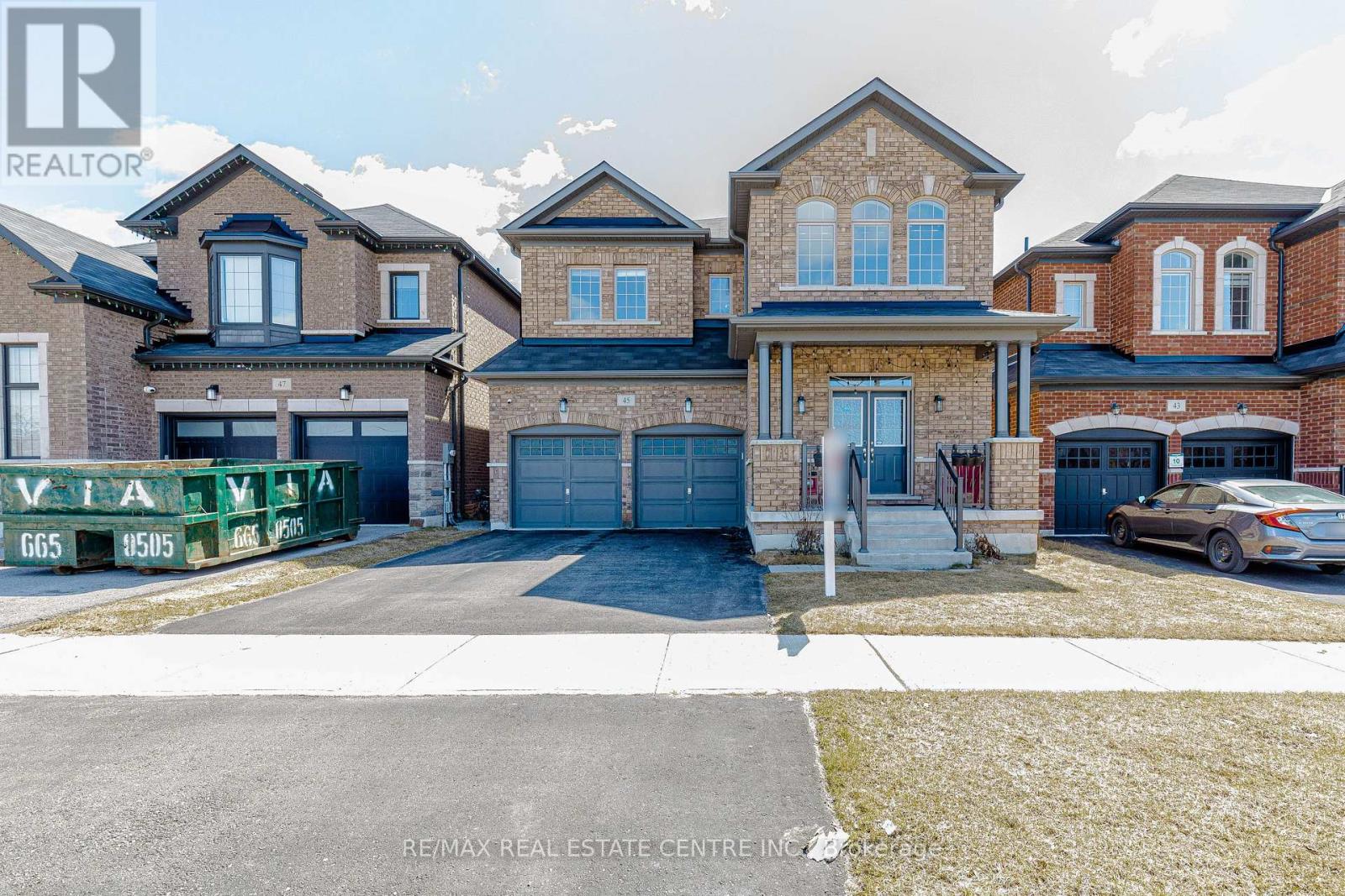 45 CARONDALE SQUARE, East Gwillimbury, Ontario