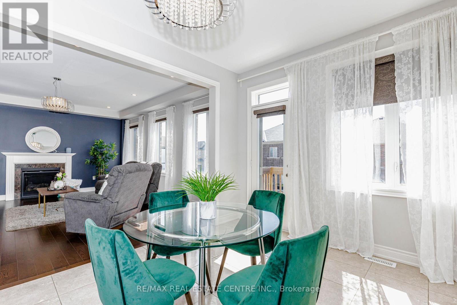 45 Carondale Square, East Gwillimbury, Ontario  L9N 0X6 - Photo 15 - N12994734