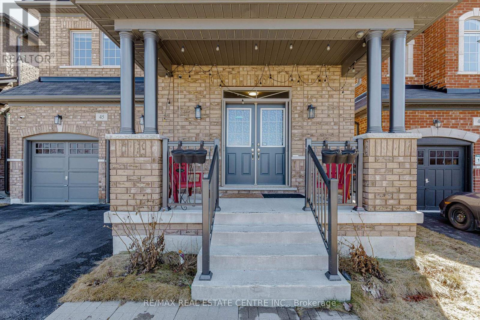 45 Carondale Square, East Gwillimbury, Ontario  L9N 0X6 - Photo 2 - N12994734