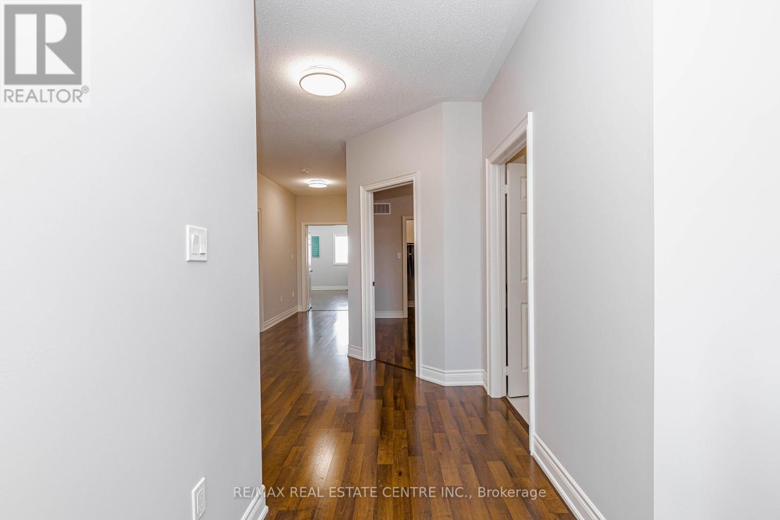 45 Carondale Square, East Gwillimbury, Ontario  L9N 0X6 - Photo 20 - N12994734