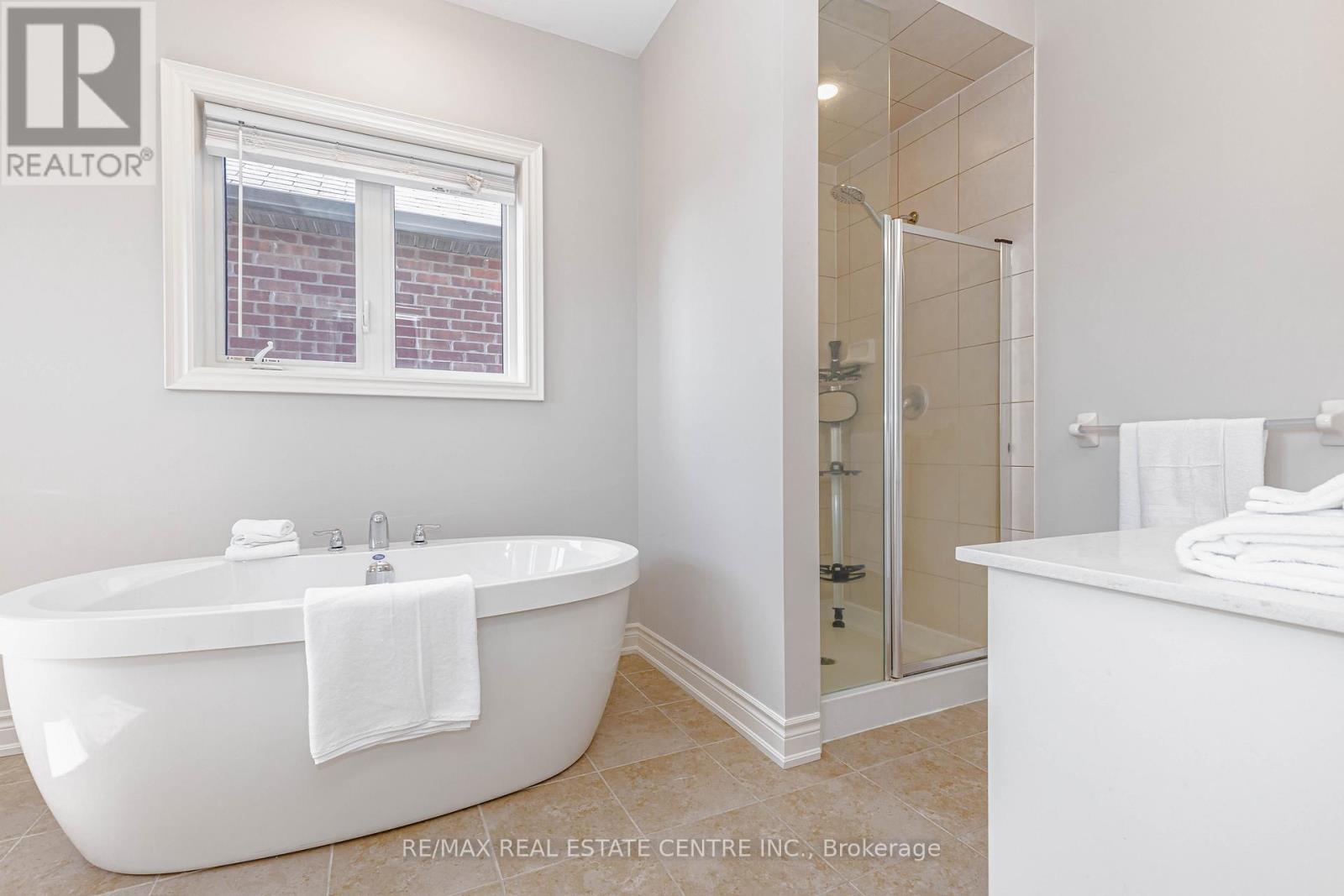 45 Carondale Square, East Gwillimbury, Ontario  L9N 0X6 - Photo 24 - N12994734