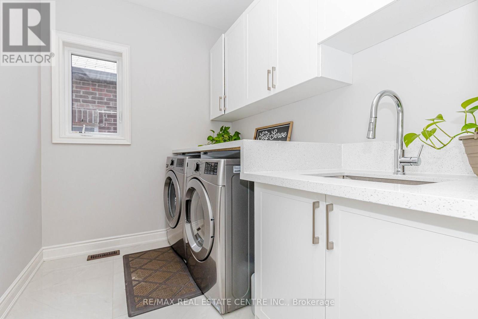 45 Carondale Square, East Gwillimbury, Ontario  L9N 0X6 - Photo 36 - N12994734