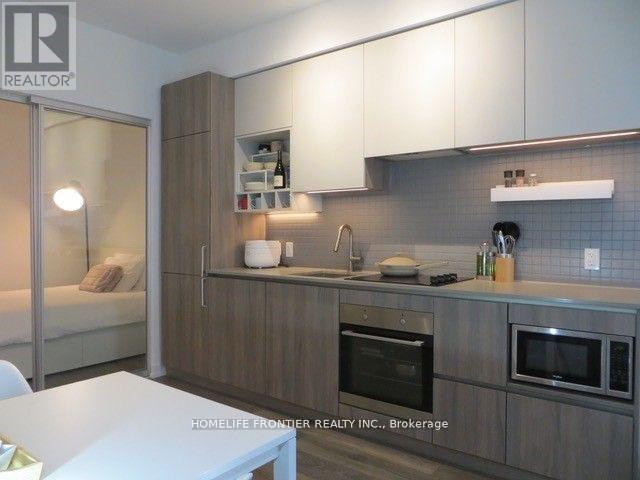 1005 - 950 Portage Parkway, Vaughan, Ontario  L4K 0J7 - Photo 12 - N12994778