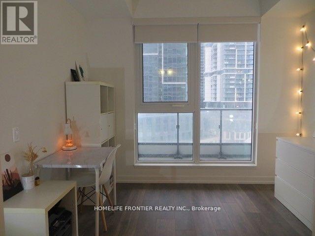 1005 - 950 Portage Parkway, Vaughan, Ontario  L4K 0J7 - Photo 6 - N12994778