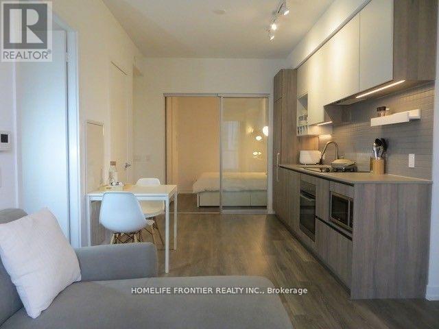 1005 - 950 Portage Parkway, Vaughan, Ontario  L4K 0J7 - Photo 9 - N12994778