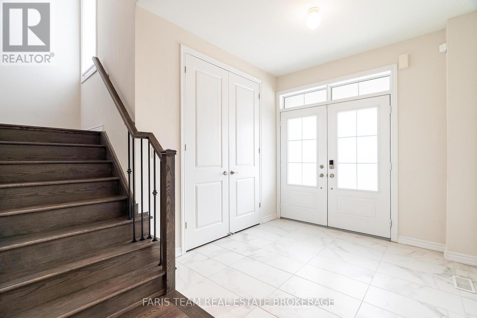 1559 Farrow Crescent, Innisfil, Ontario L9S 0L6 - Photo 5 - N12994818