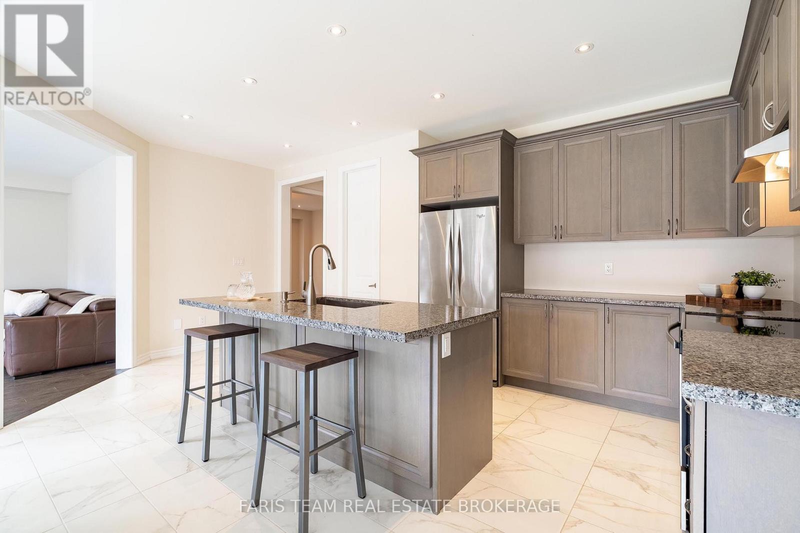 1559 Farrow Crescent, Innisfil, Ontario L9S 0L6 - Photo 7 - N12994818