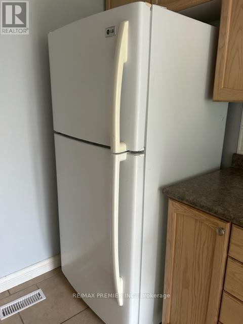 13 Srigley Street, Barrie (Holly), Ontario  L4N 0L9 - Photo 10 - S12994742