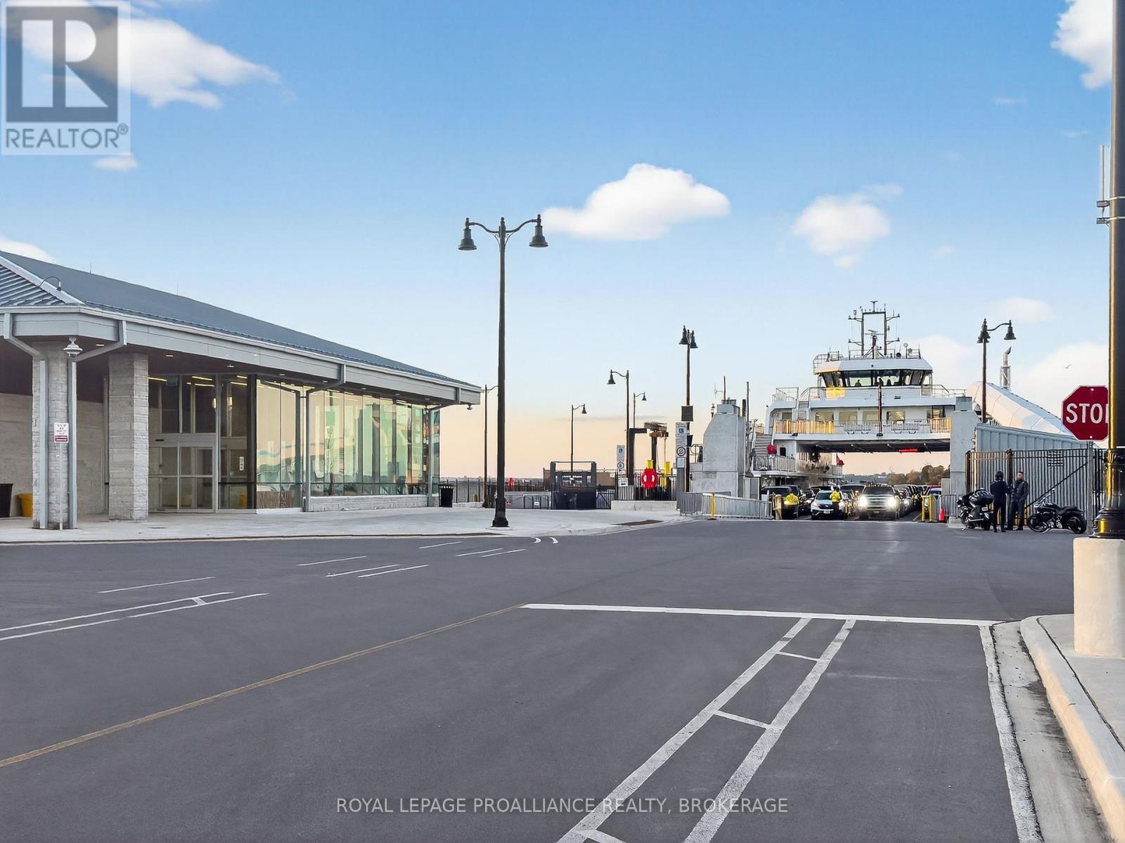 14b Morgan's Point Lane, Frontenac Islands, Ontario K0H 2Y0 - Photo 37 - X12994666