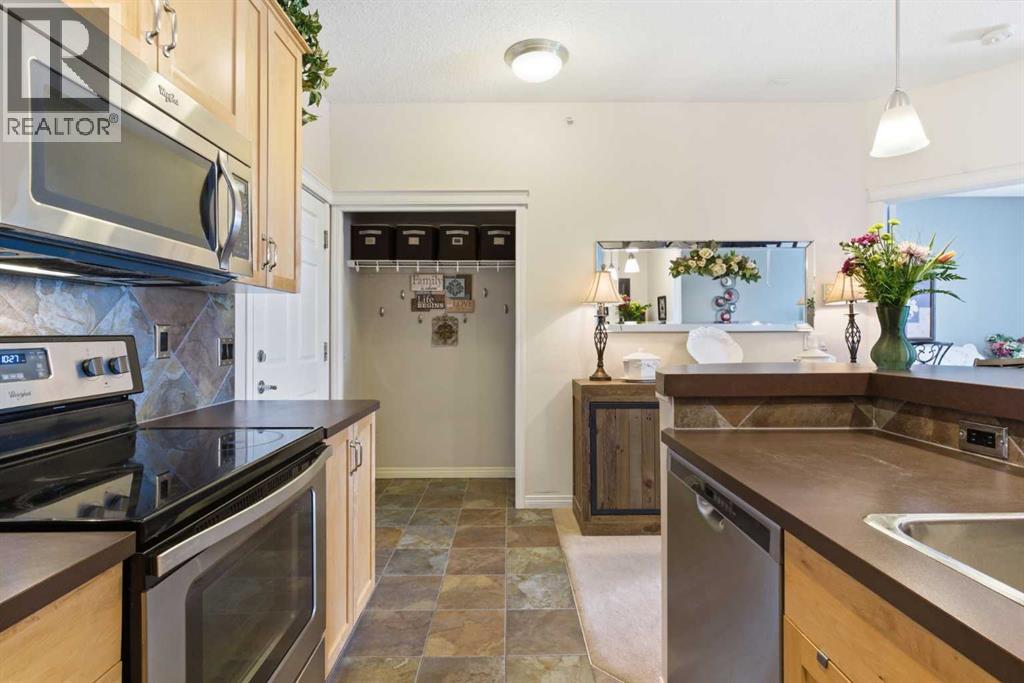 305, 37 Prestwick Drive Se, Calgary, Alberta  T2Z 4Z2 - Photo 8 - A2289602