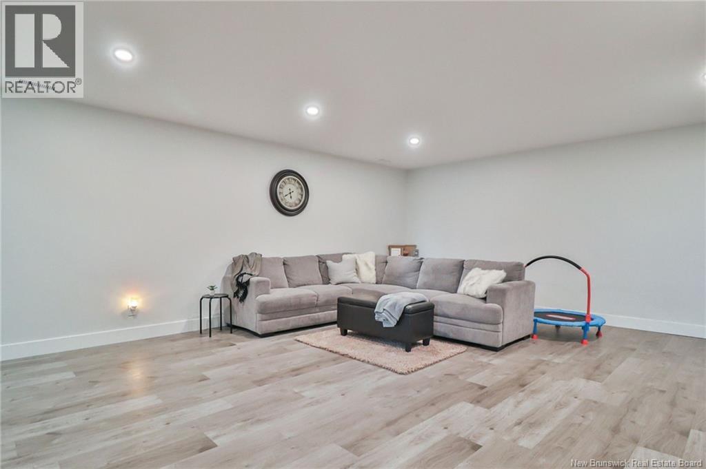 11 Riverside Drive, Petitcodiac, New Brunswick  E4Z 0K7 - Photo 32 - NB137146