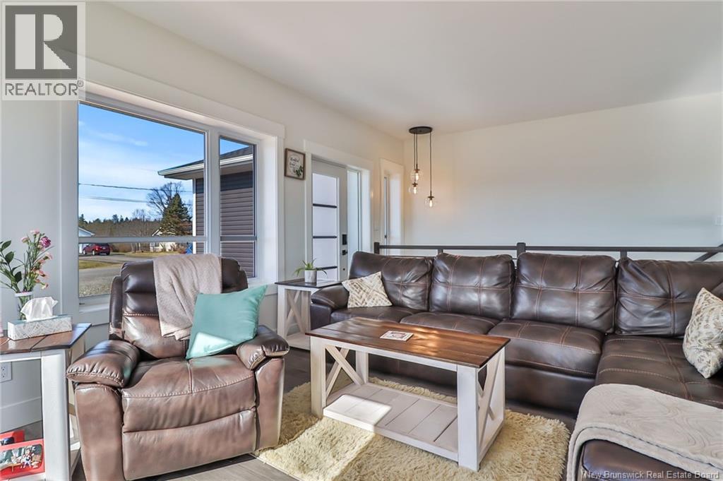 11 Riverside Drive, Petitcodiac, New Brunswick  E4Z 0K7 - Photo 7 - NB137146