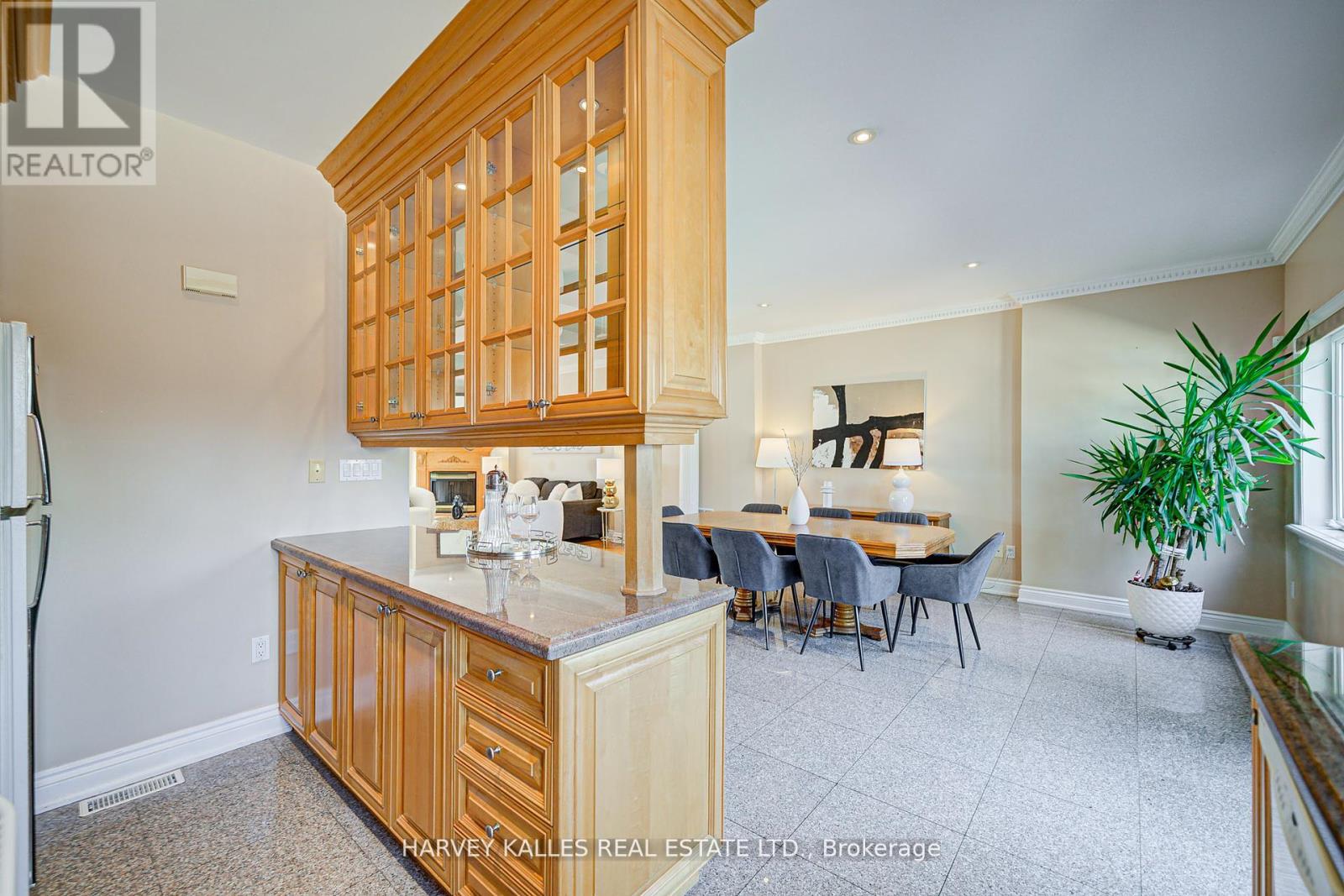 1006 Briar Hill Avenue, Toronto, Ontario  M6B 1M3 - Photo 18 - W12994624