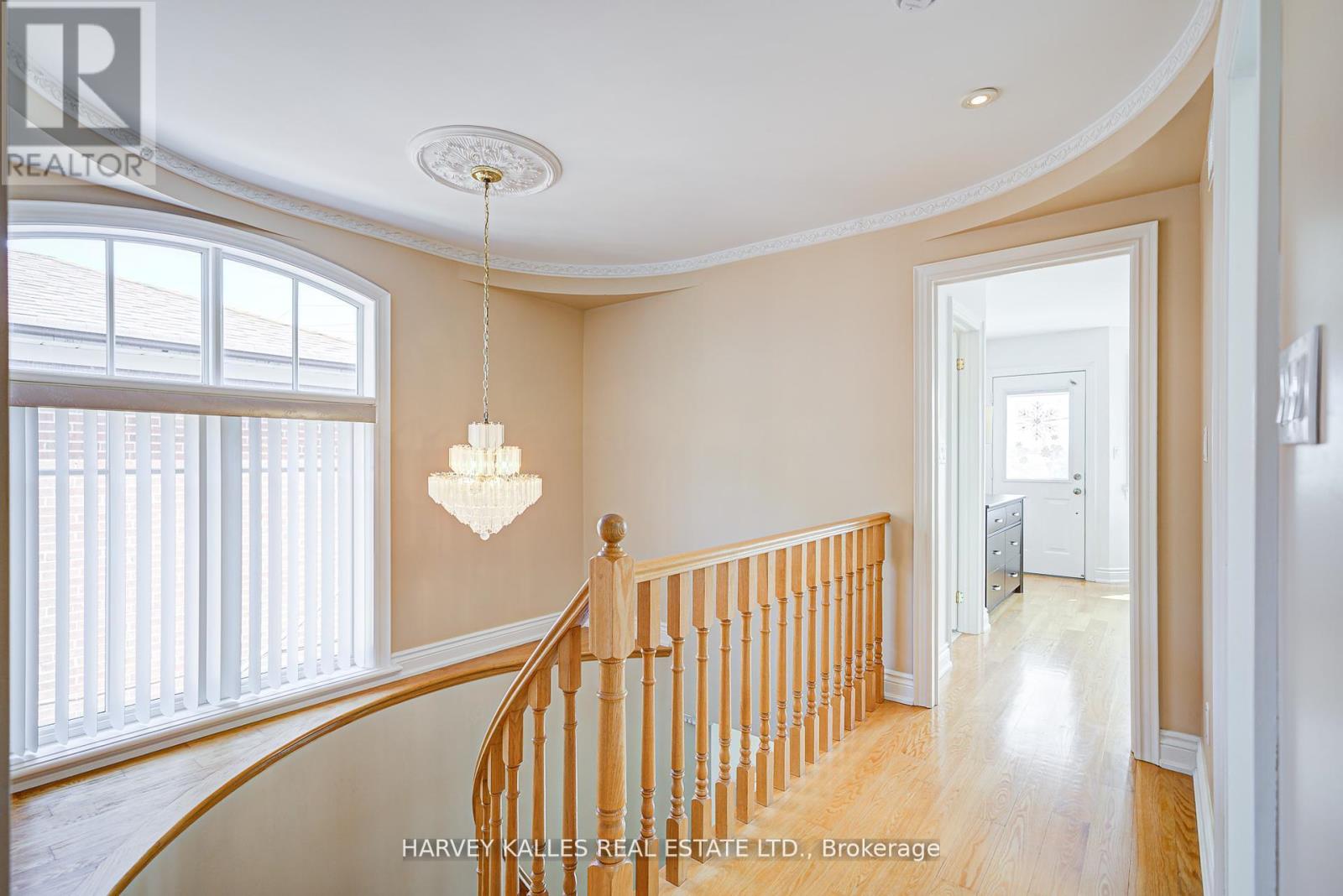1006 Briar Hill Avenue, Toronto, Ontario  M6B 1M3 - Photo 22 - W12994624