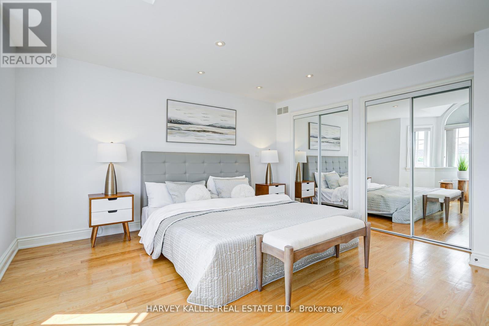 1006 Briar Hill Avenue, Toronto, Ontario  M6B 1M3 - Photo 25 - W12994624