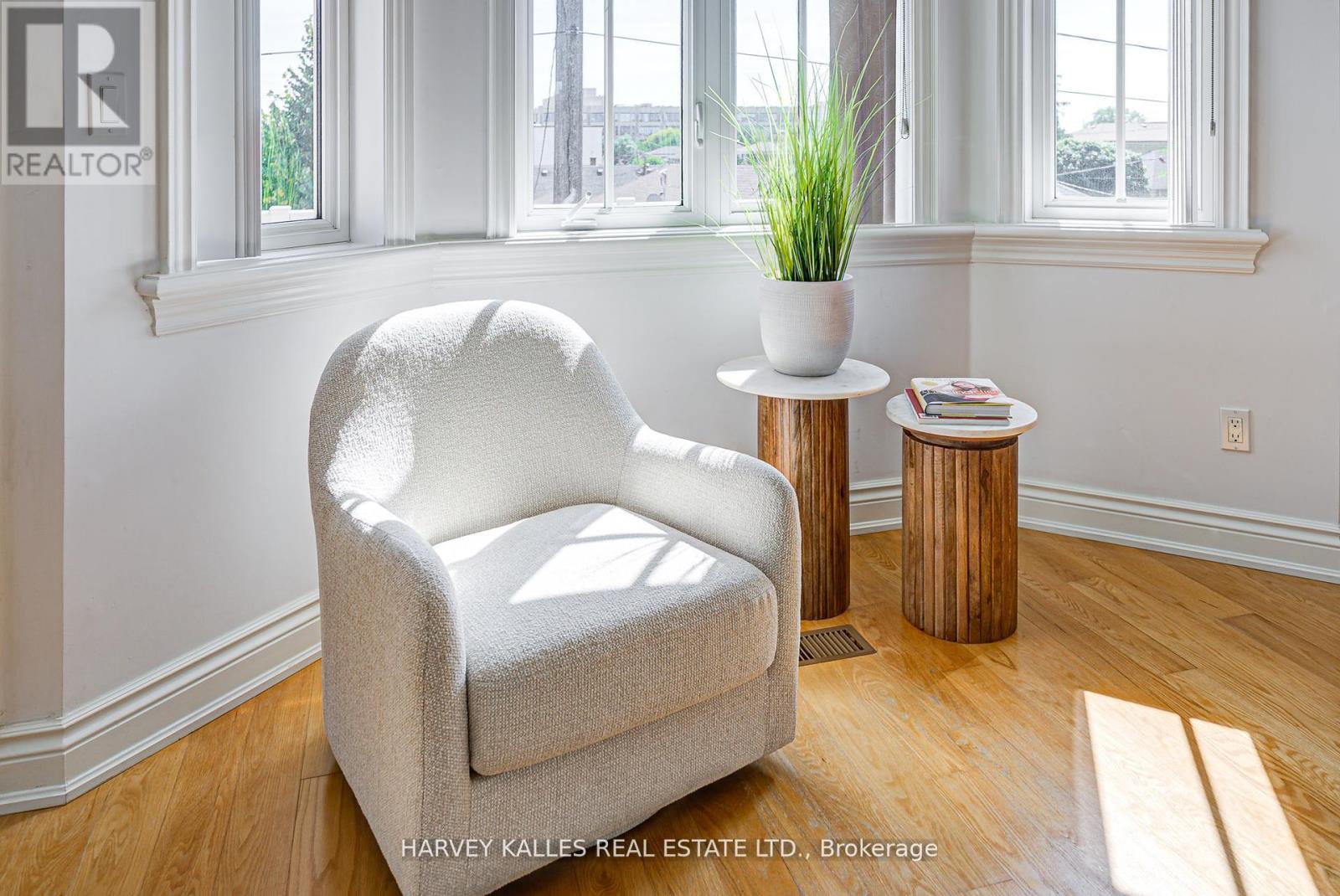 1006 Briar Hill Avenue, Toronto, Ontario  M6B 1M3 - Photo 27 - W12994624