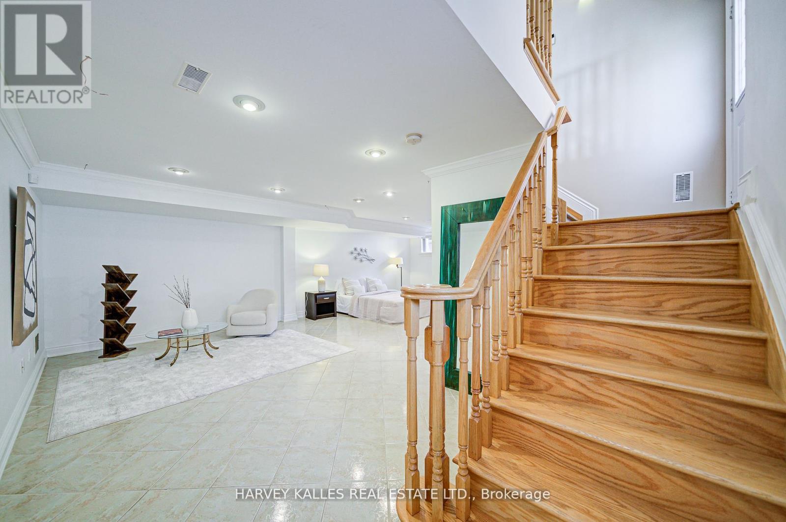 1006 Briar Hill Avenue, Toronto, Ontario  M6B 1M3 - Photo 38 - W12994624