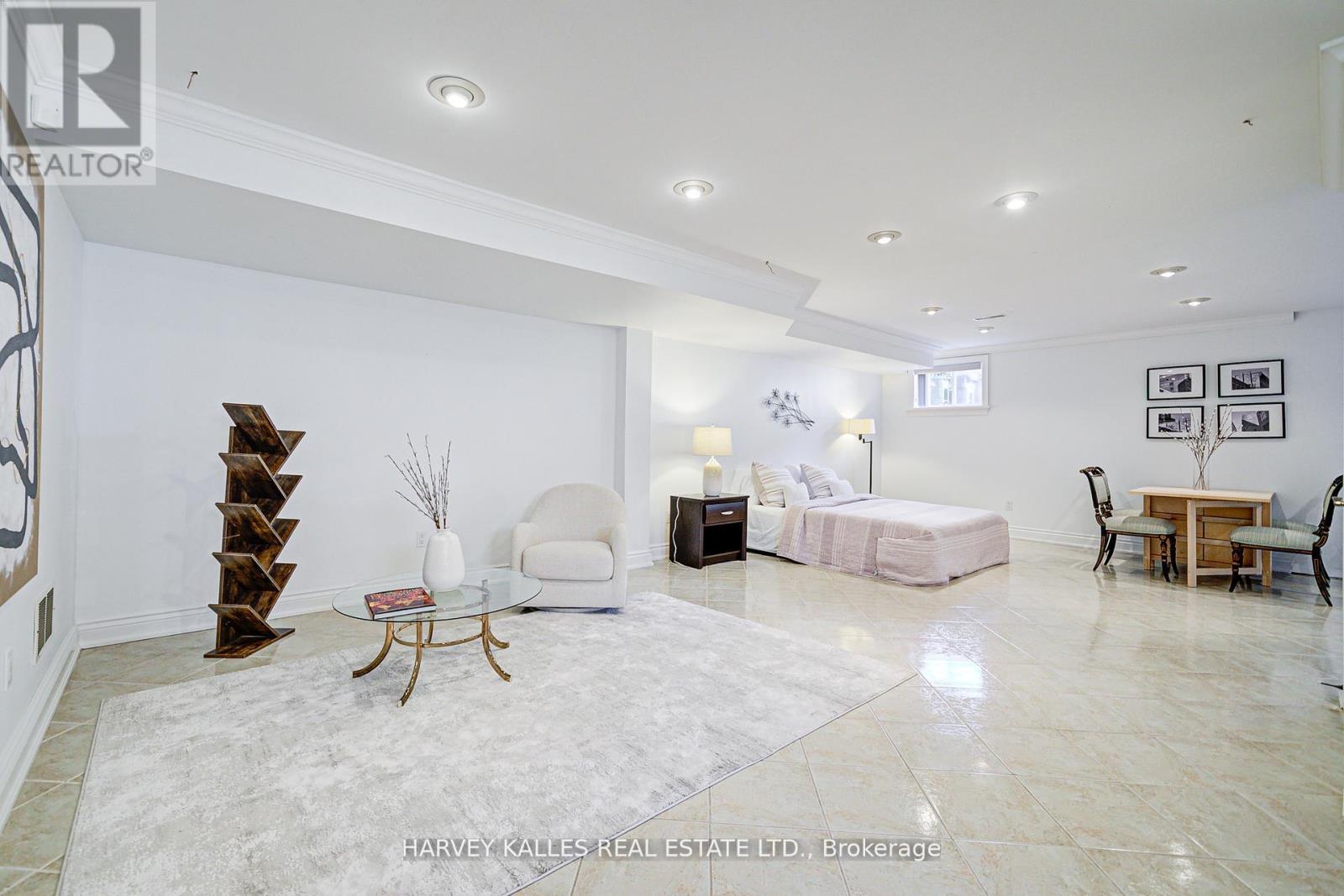 1006 Briar Hill Avenue, Toronto, Ontario  M6B 1M3 - Photo 39 - W12994624