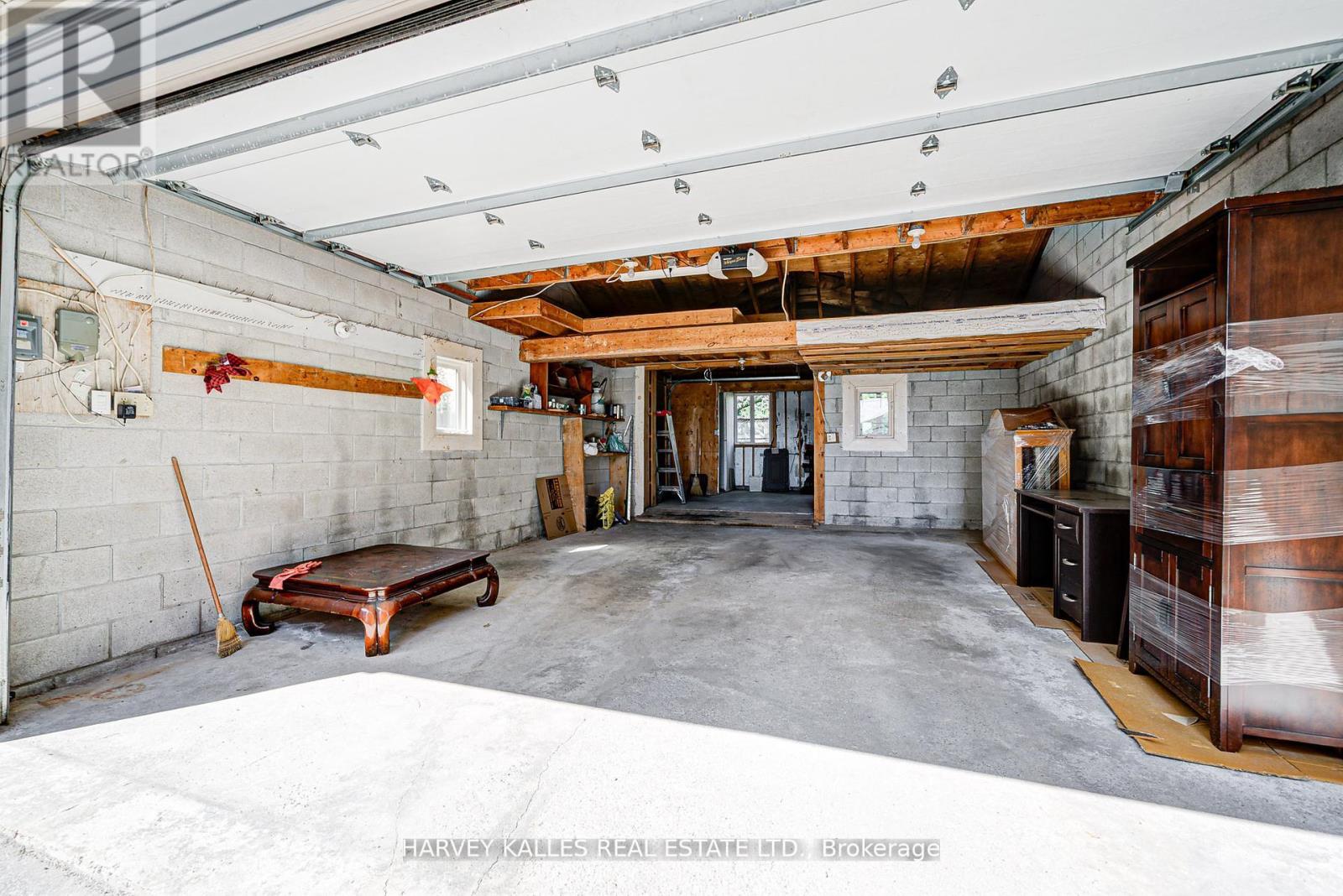 1006 Briar Hill Avenue, Toronto, Ontario  M6B 1M3 - Photo 49 - W12994624