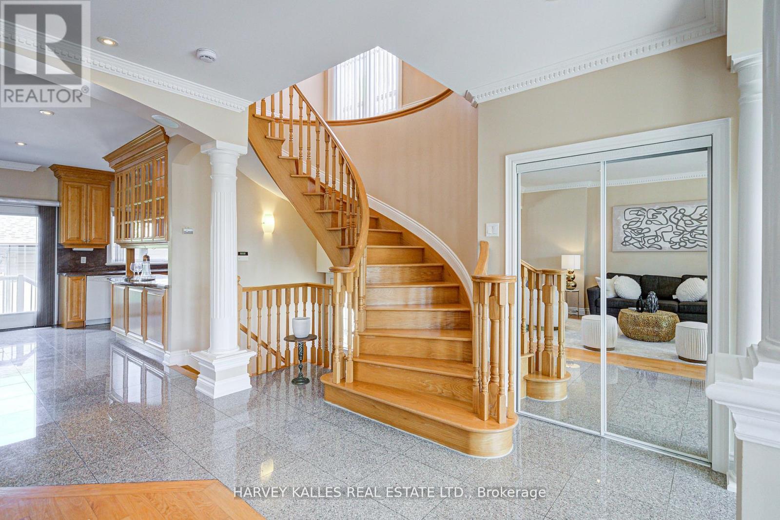 1006 Briar Hill Avenue, Toronto, Ontario  M6B 1M3 - Photo 5 - W12994624