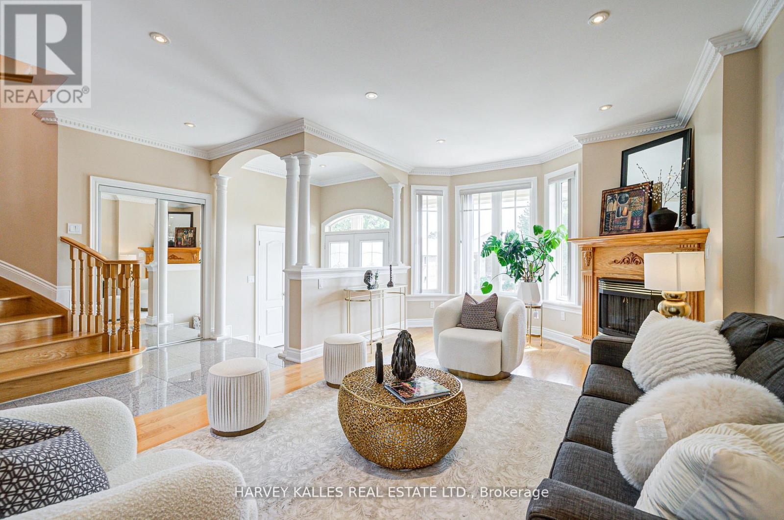 1006 Briar Hill Avenue, Toronto, Ontario  M6B 1M3 - Photo 8 - W12994624