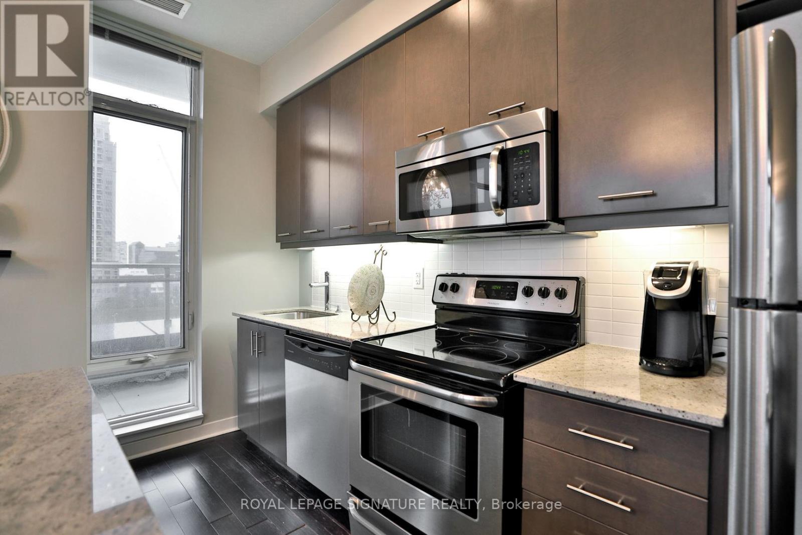 602 - 365 Prince Of Wales Drive, Mississauga, Ontario  L5B 0G6 - Photo 4 - W12994650