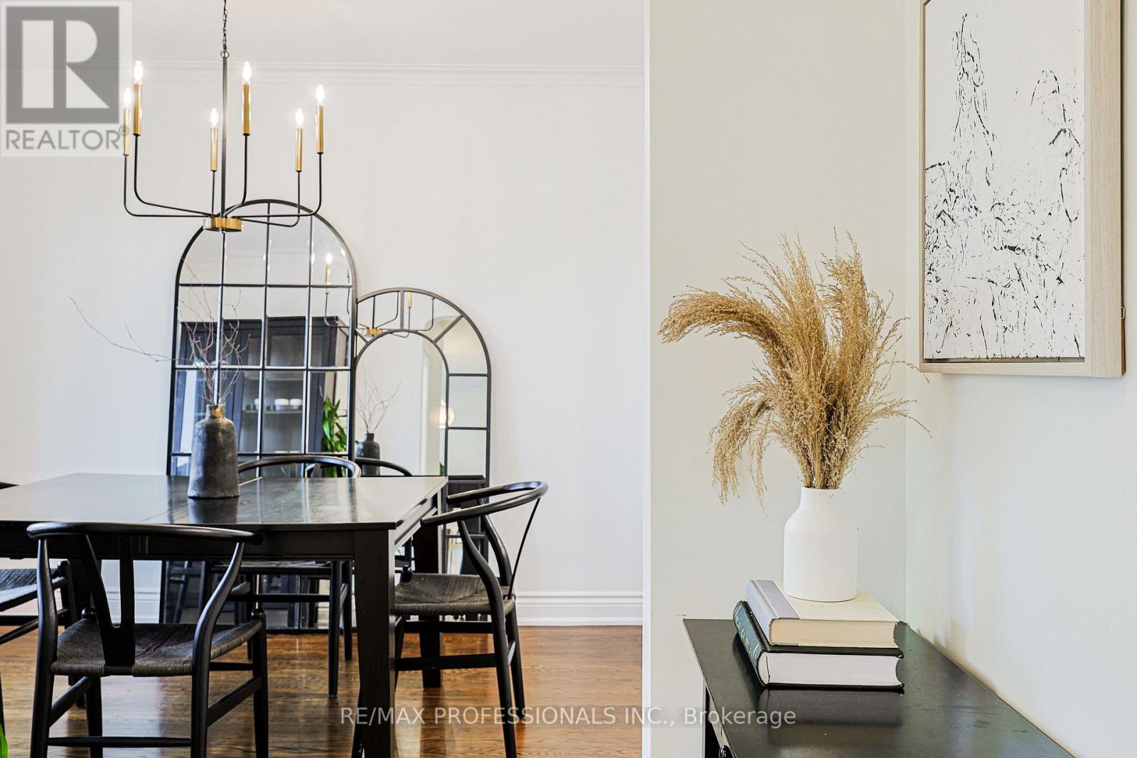 19 Sealcove Drive, Toronto, Ontario  M9C 2C3 - Photo 11 - W12994660