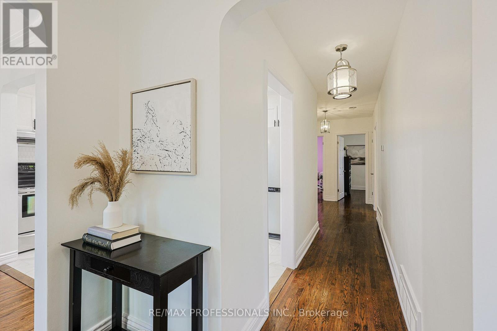 19 Sealcove Drive, Toronto, Ontario  M9C 2C3 - Photo 20 - W12994660