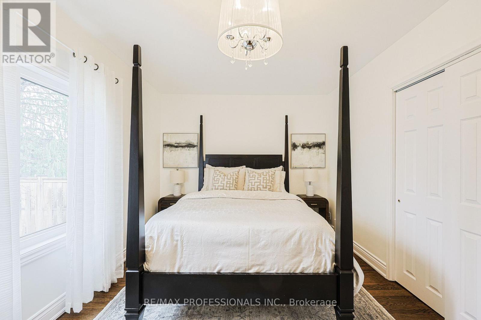 19 Sealcove Drive, Toronto, Ontario  M9C 2C3 - Photo 24 - W12994660