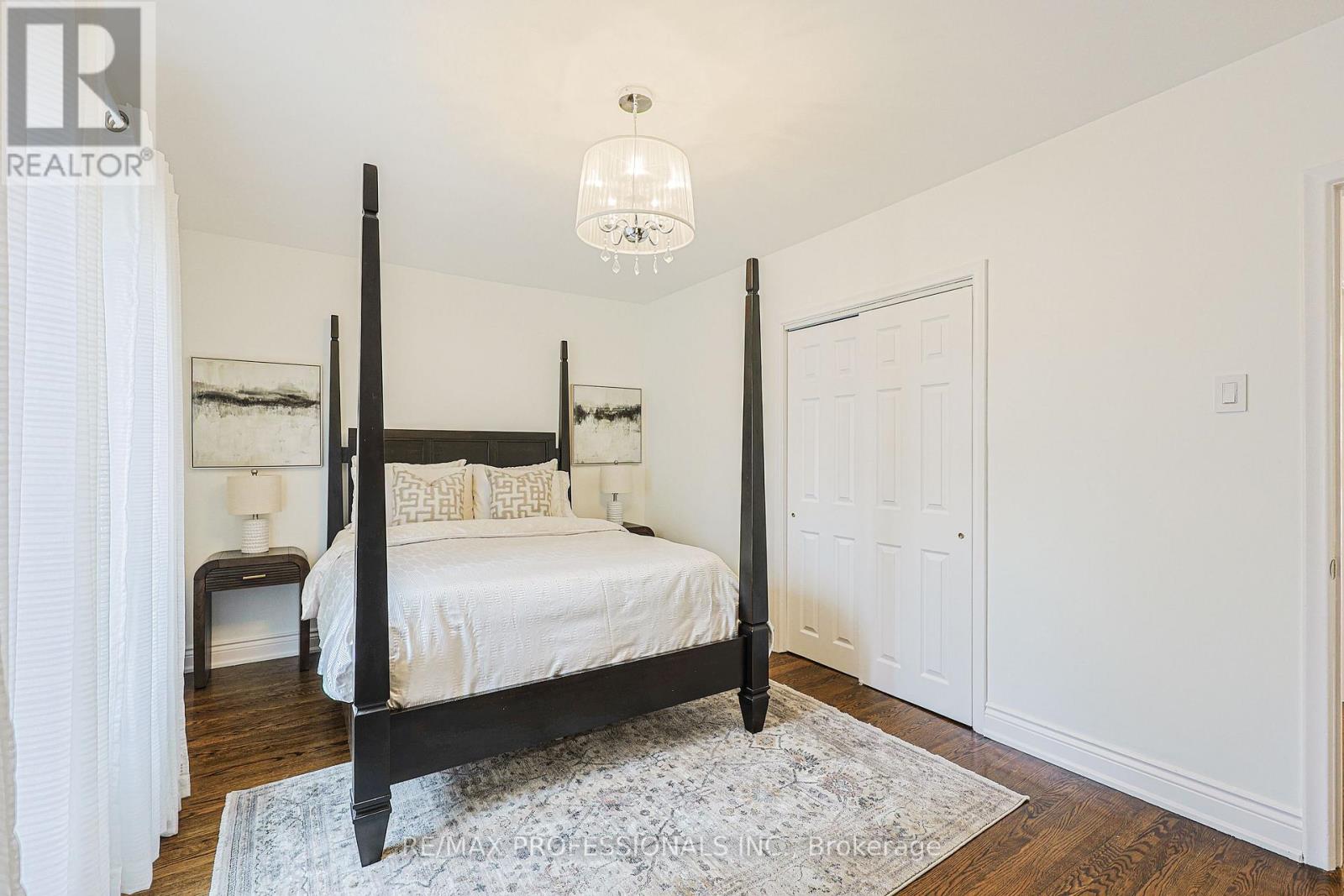 19 Sealcove Drive, Toronto, Ontario  M9C 2C3 - Photo 25 - W12994660