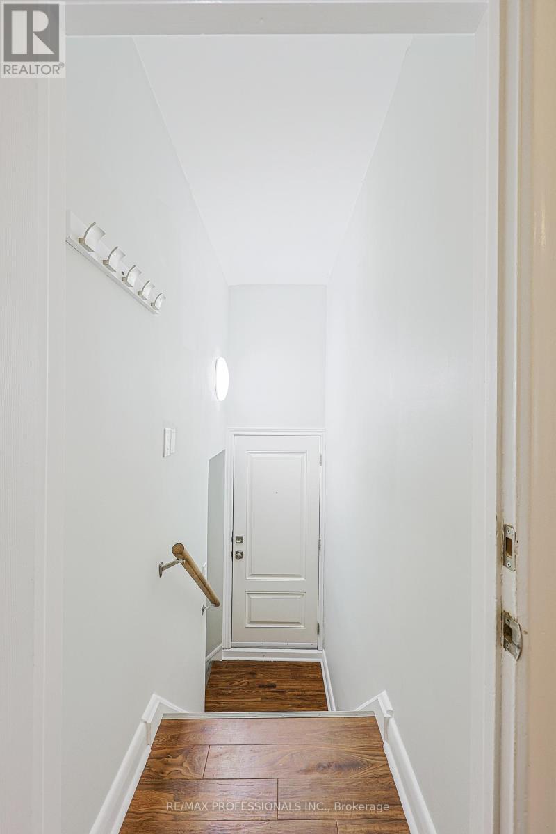 19 Sealcove Drive, Toronto, Ontario  M9C 2C3 - Photo 31 - W12994660