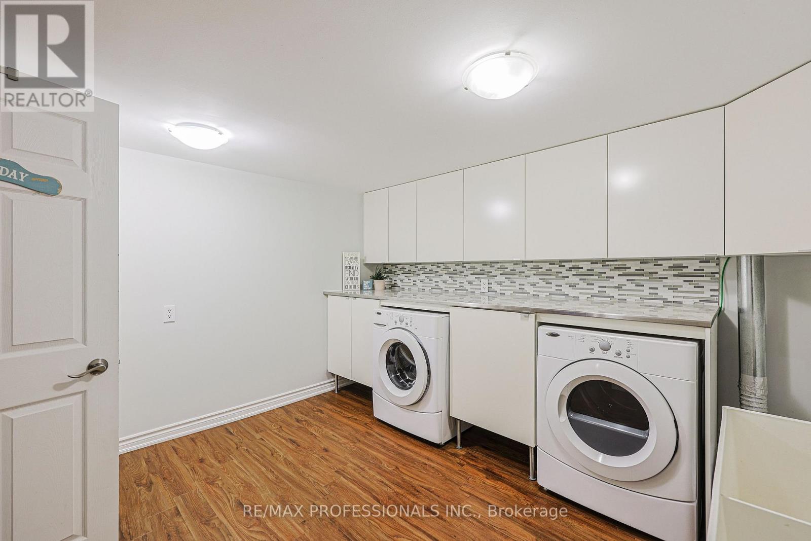 19 Sealcove Drive, Toronto, Ontario  M9C 2C3 - Photo 33 - W12994660